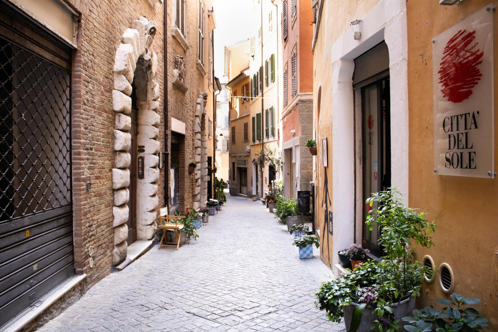 Palazzo Tancredi Apartment Ancona Bagian luar foto