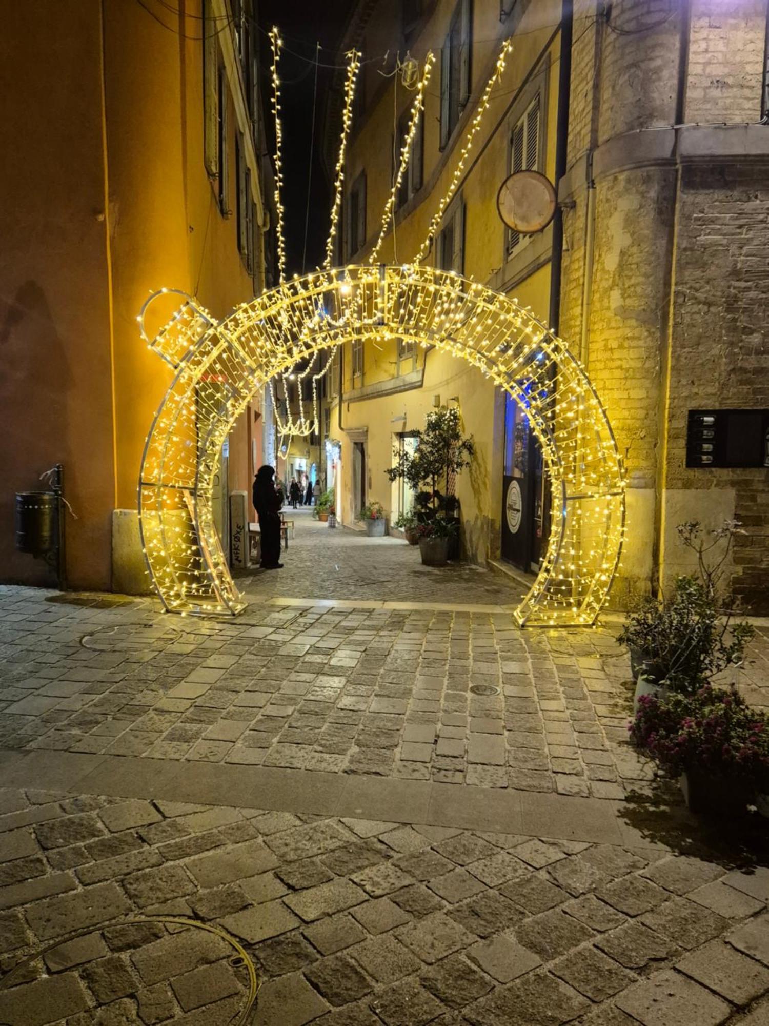 Palazzo Tancredi Apartment Ancona Bagian luar foto